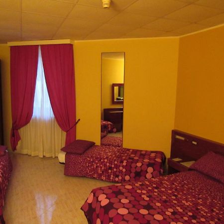 B&B The Sun Swimming & Pool Торино Екстериор снимка