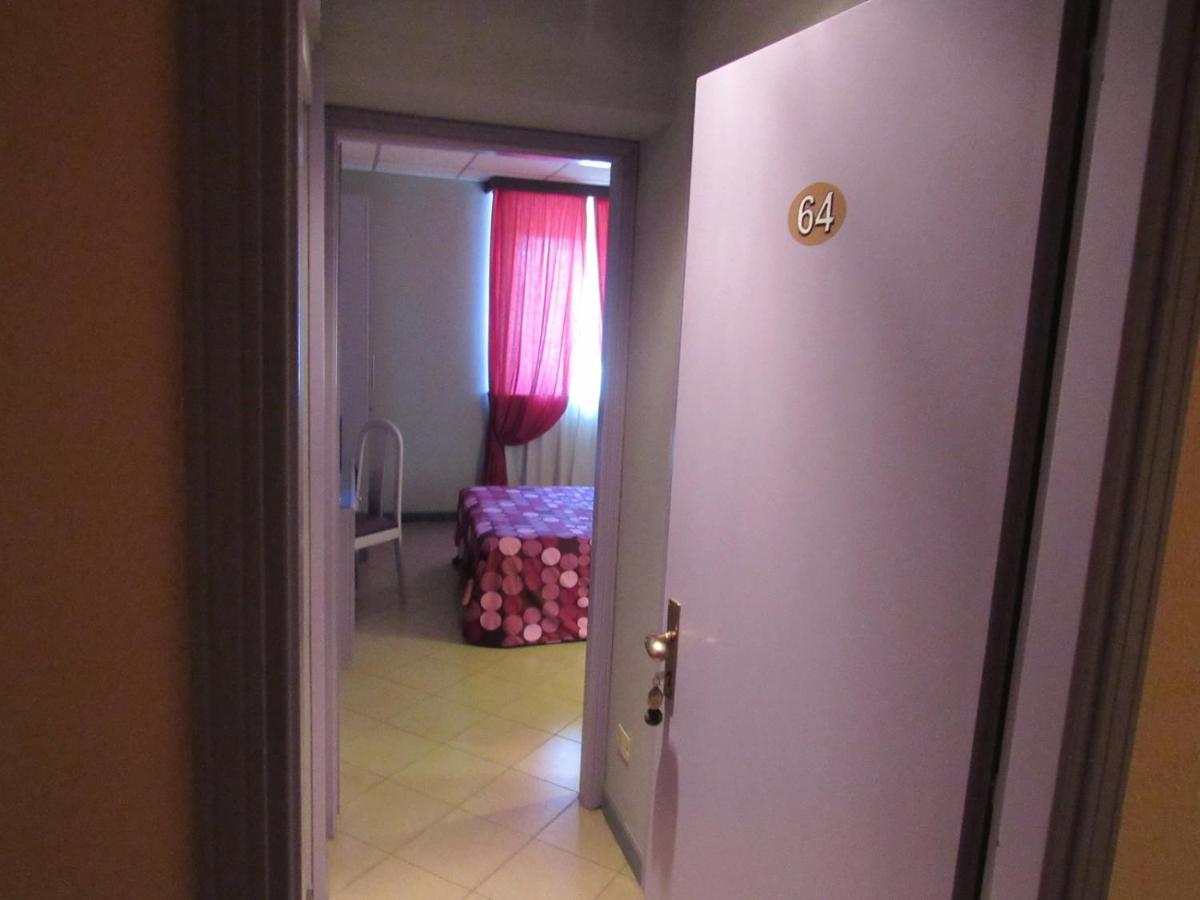 B&B The Sun Swimming & Pool Торино Екстериор снимка