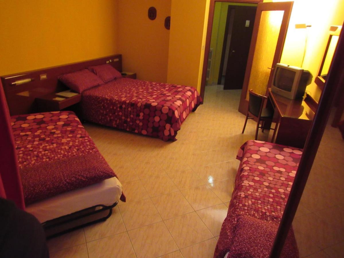 B&B The Sun Swimming & Pool Торино Екстериор снимка
