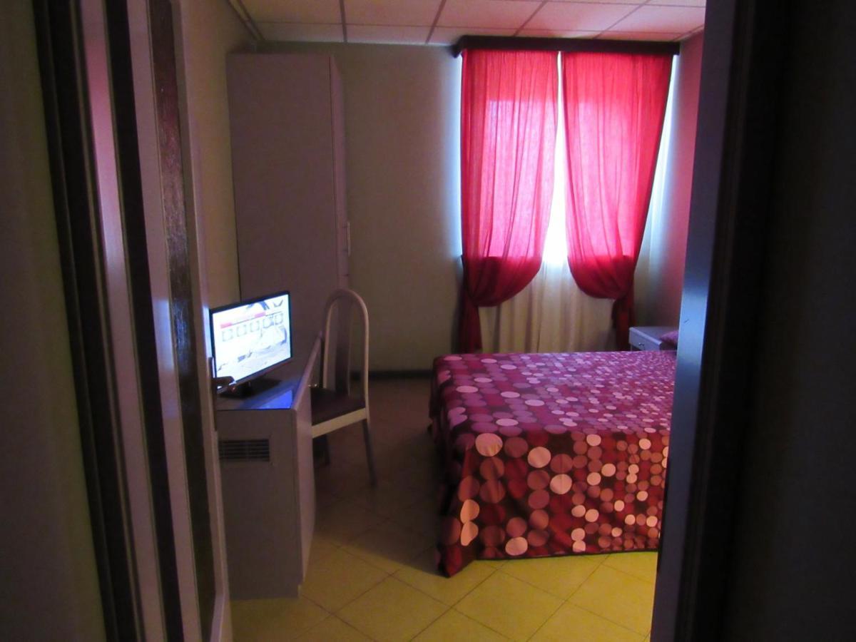 B&B The Sun Swimming & Pool Торино Екстериор снимка