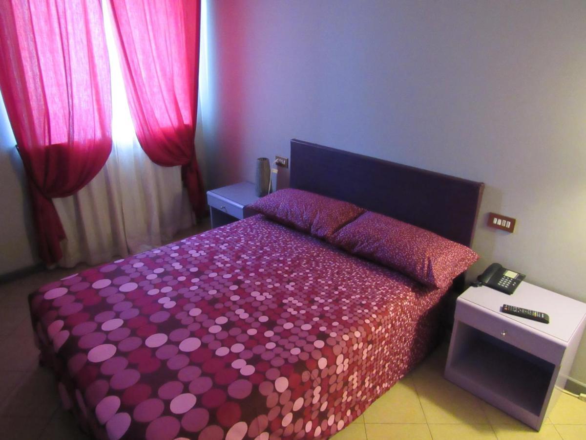 B&B The Sun Swimming & Pool Торино Екстериор снимка