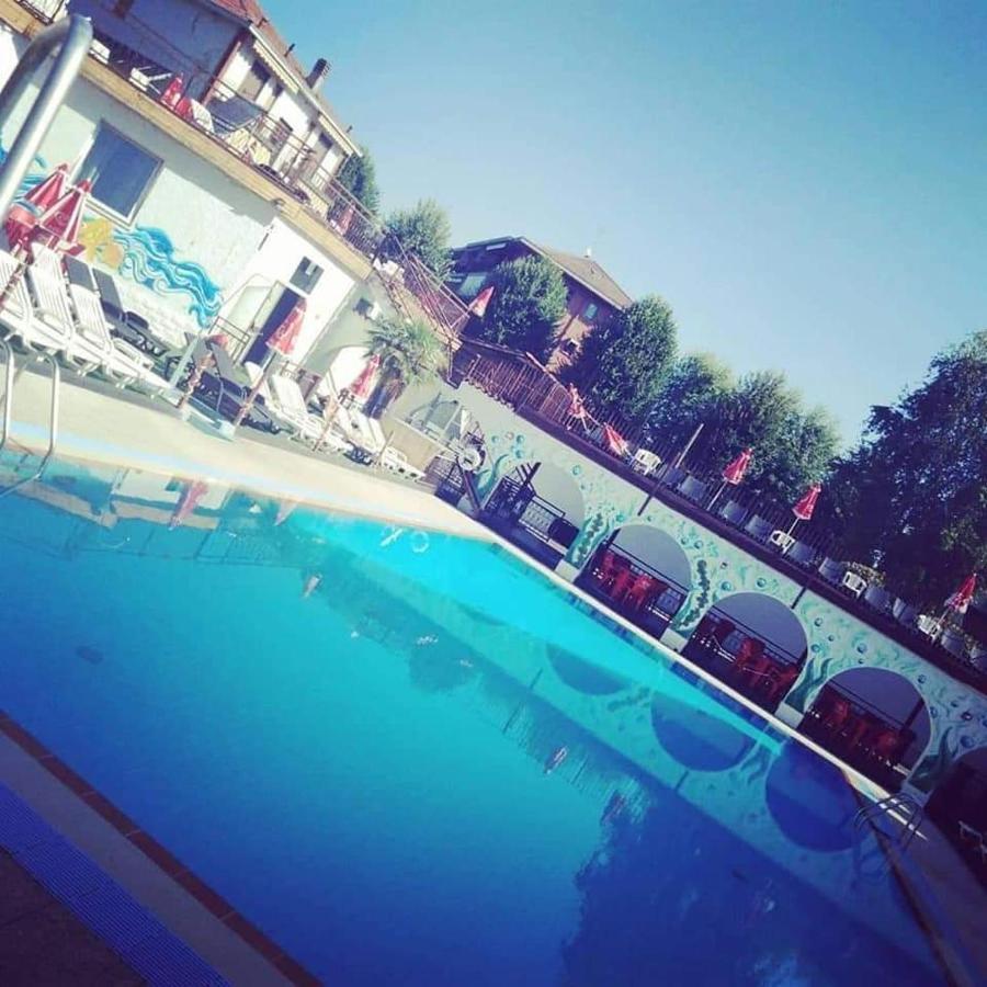 B&B The Sun Swimming & Pool Торино Екстериор снимка